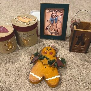 ⭐️BOGO FREE⭐️ Calling all Gingerbread Lovers! Holiday Decor Set - VINTAGE